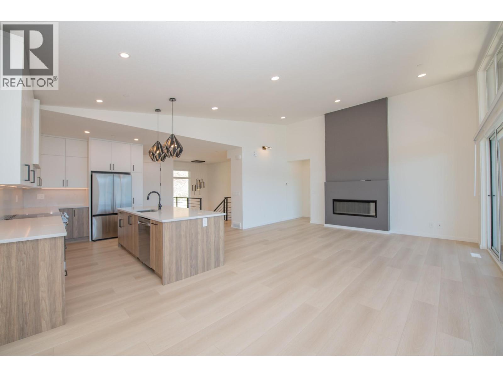 8820 Oxford Road, Vernon, British Columbia  V1H 2K8 - Photo 12 - 10367313