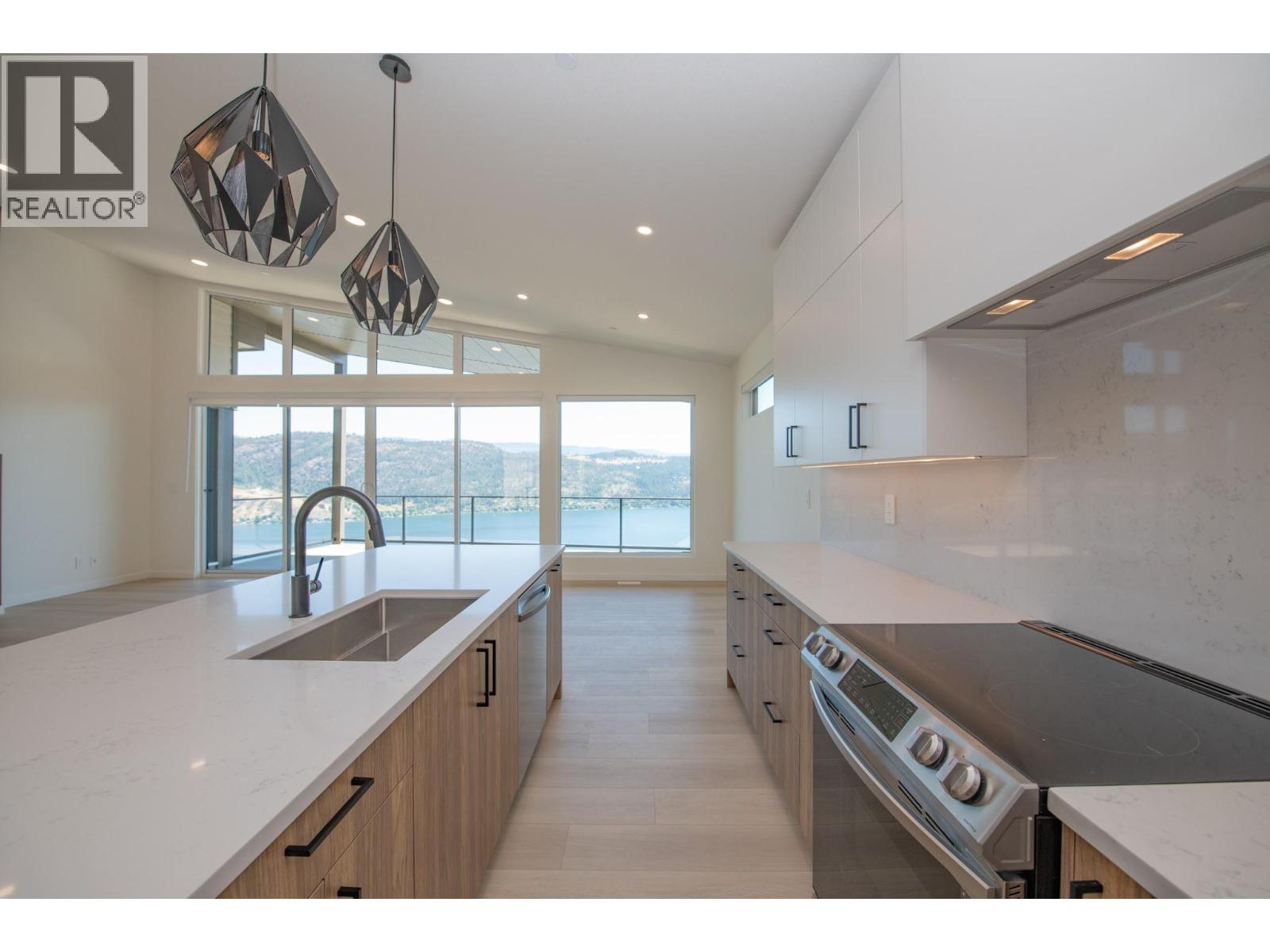 8820 Oxford Road, Vernon, British Columbia  V1H 2K8 - Photo 16 - 10367313