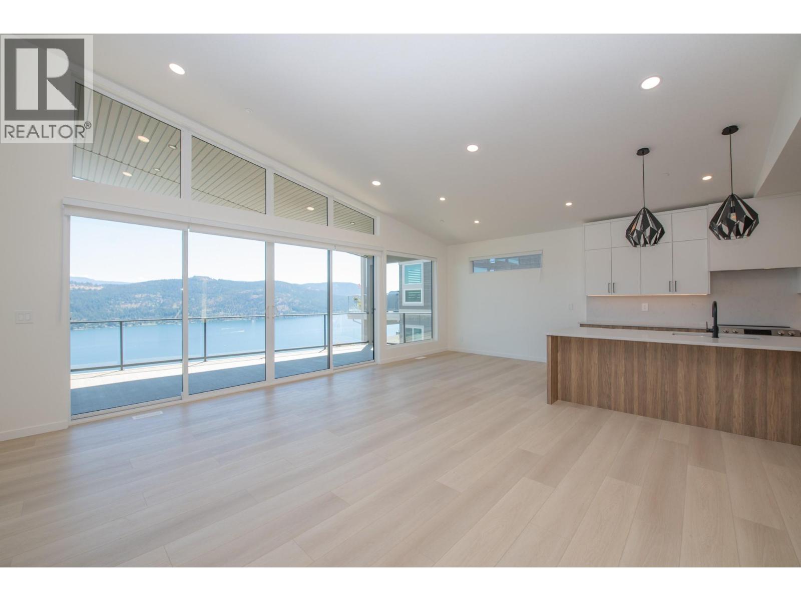 8820 Oxford Road, Vernon, British Columbia  V1H 2K8 - Photo 25 - 10367313