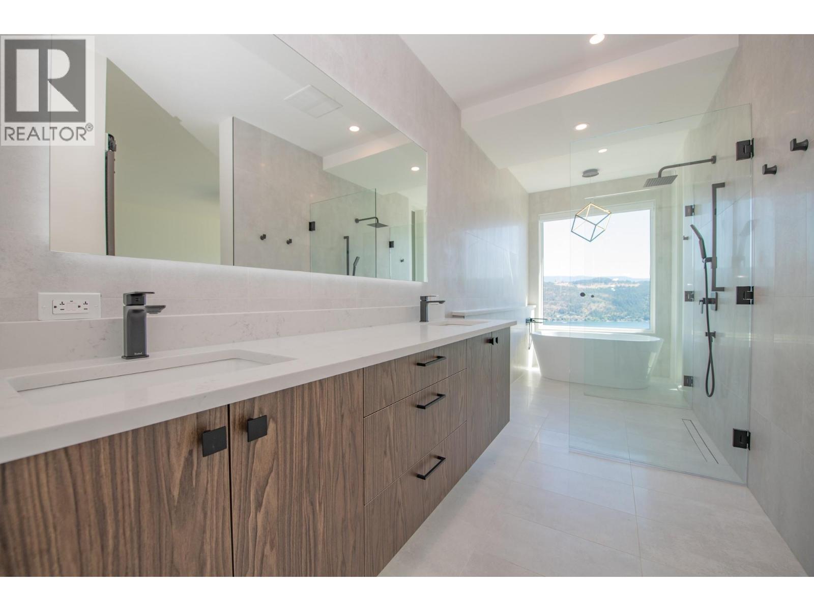 8820 Oxford Road, Vernon, British Columbia  V1H 2K8 - Photo 44 - 10367313