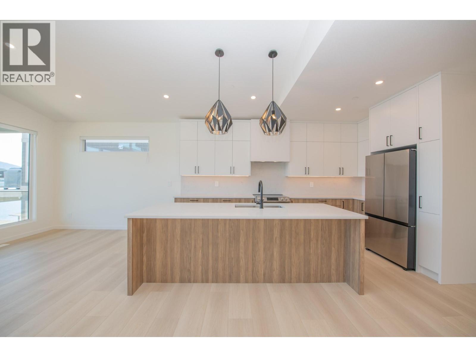 8820 Oxford Road, Vernon, British Columbia  V1H 2K8 - Photo 7 - 10367313