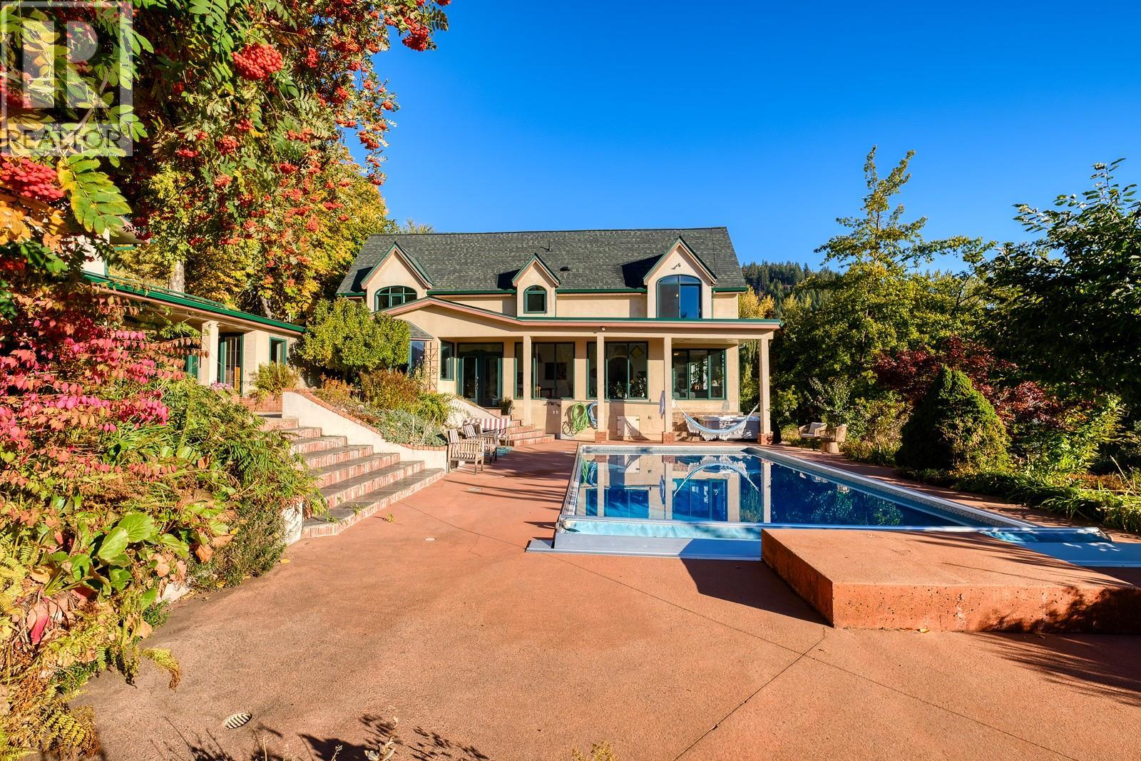 2302 Happy Valley Road, Rossland, British Columbia  V0G 1Y0 - Photo 1 - 10366069