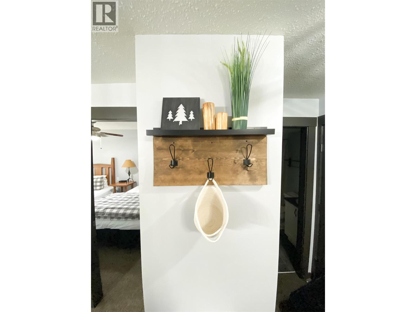 2070 Summit Drive Drive Unit# 306, Panorama, British Columbia  V0A 1T0 - Photo 9 - 10366614