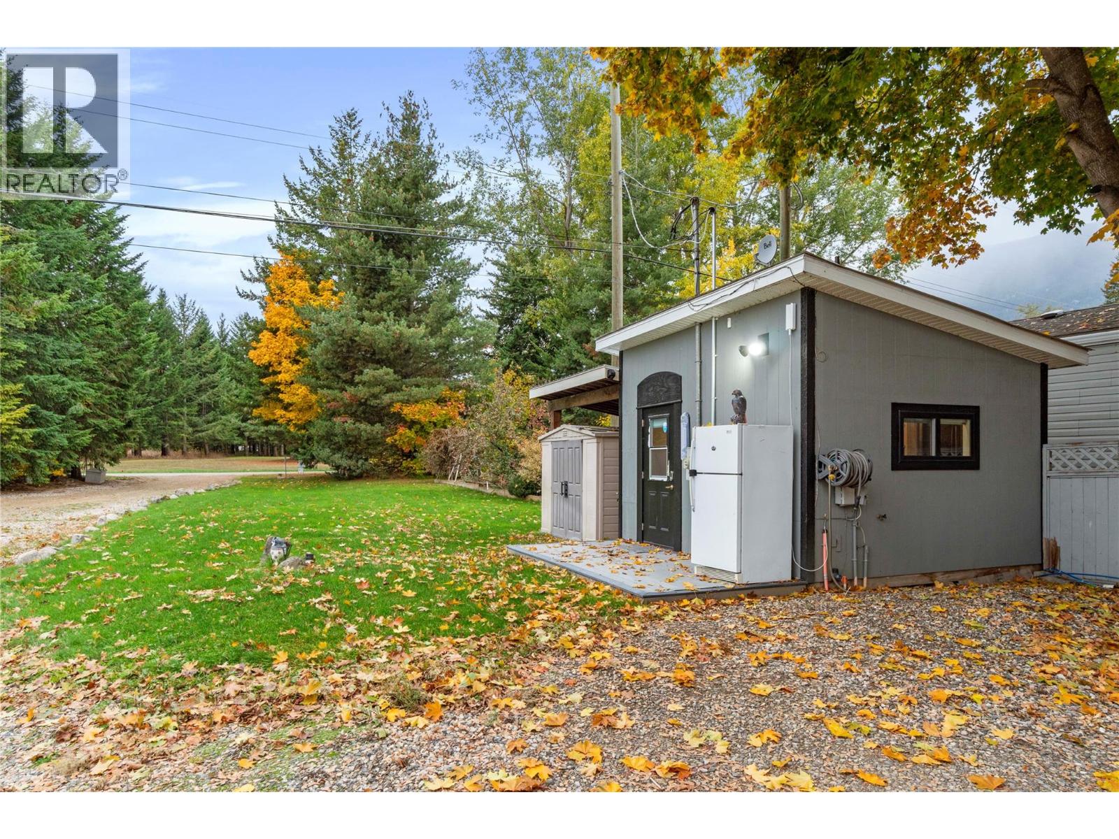 5368 Pierres Point Road Nw, Salmon Arm, British Columbia  V1E 4M2 - Photo 10 - 10367350