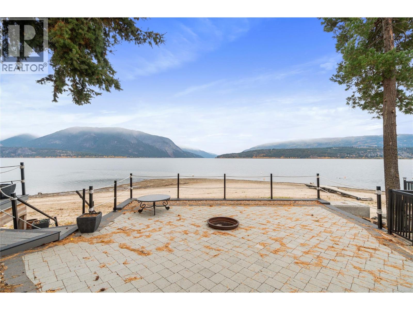 5368 Pierres Point Road Nw, Salmon Arm, British Columbia  V1E 4M2 - Photo 13 - 10367350