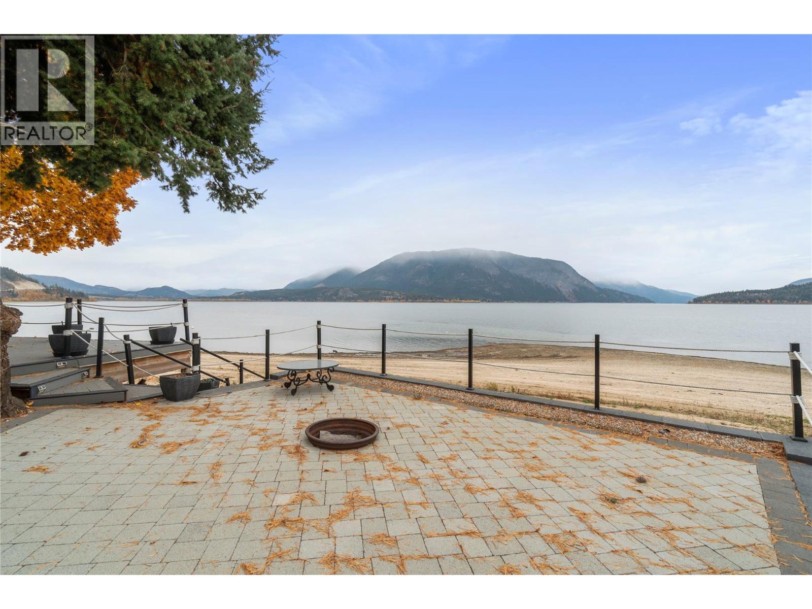 5368 Pierres Point Road Nw, Salmon Arm, British Columbia  V1E 4M2 - Photo 14 - 10367350