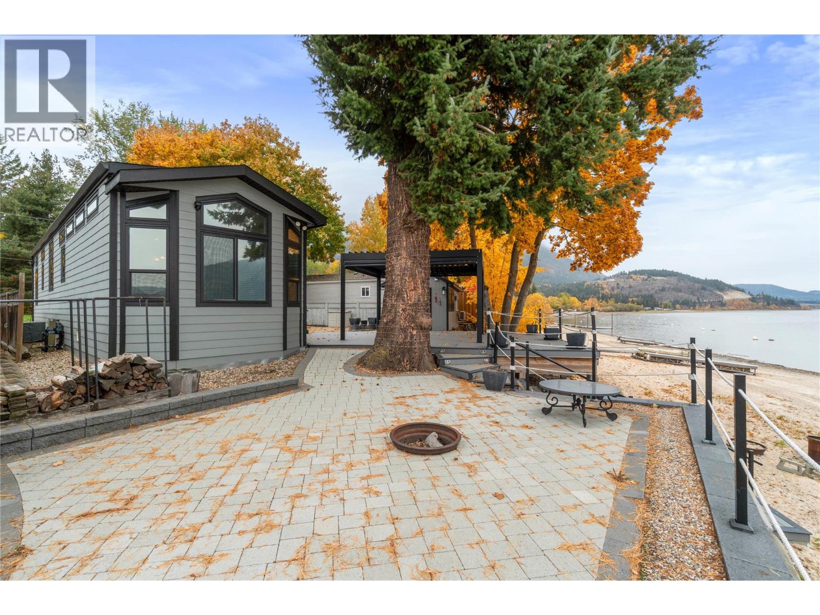 5368 Pierres Point Road Nw, Salmon Arm, British Columbia  V1E 4M2 - Photo 15 - 10367350