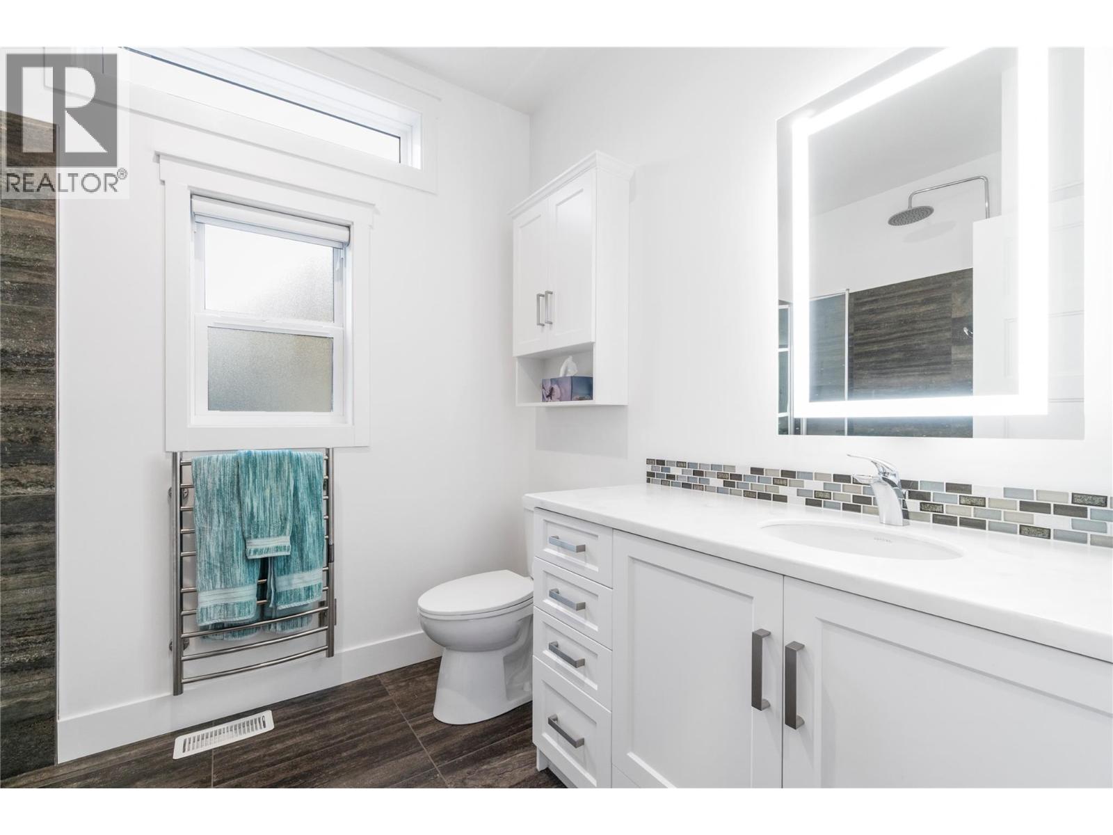 5368 Pierres Point Road Nw, Salmon Arm, British Columbia  V1E 4M2 - Photo 38 - 10367350