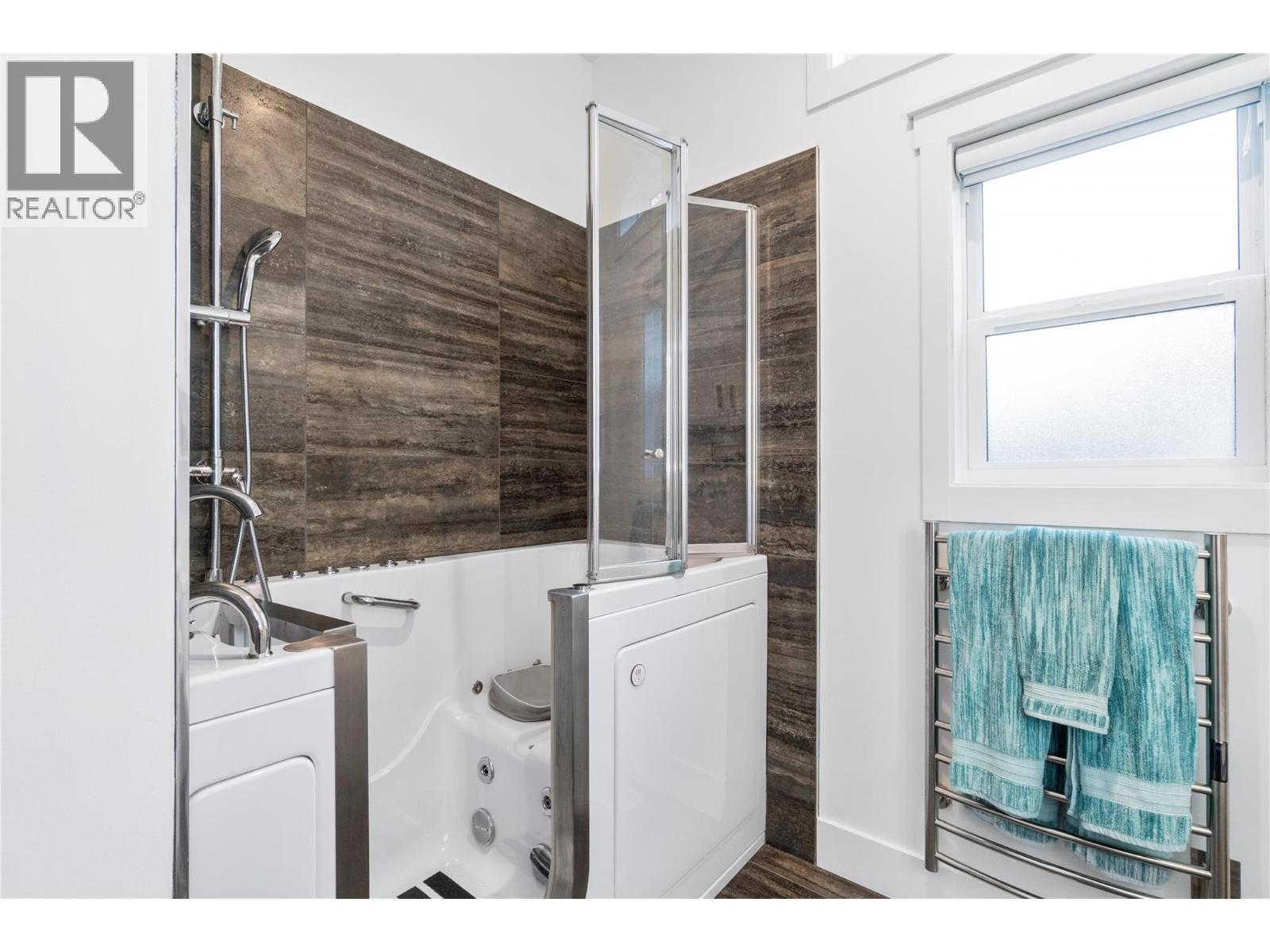 5368 Pierres Point Road Nw, Salmon Arm, British Columbia  V1E 4M2 - Photo 40 - 10367350