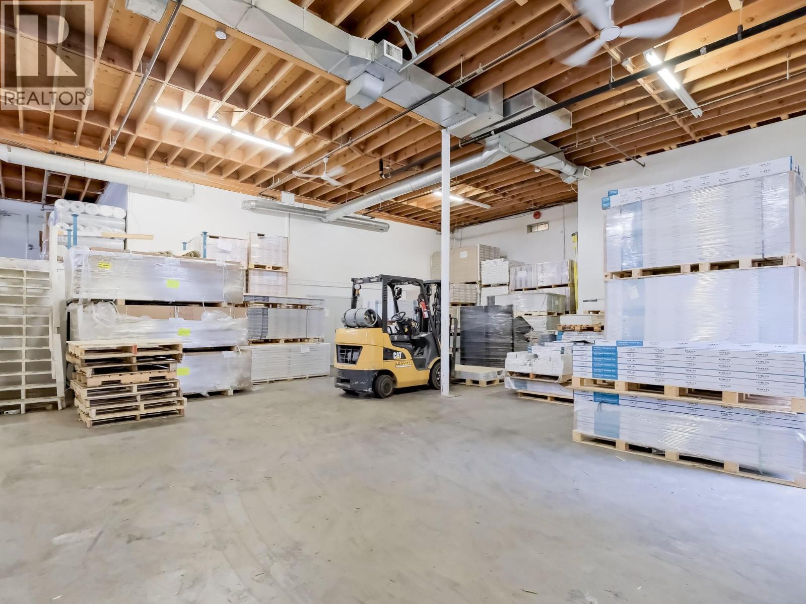 260 Okanagan Avenue E, Penticton, British Columbia  V2A 3J7 - Photo 2 - 10367383