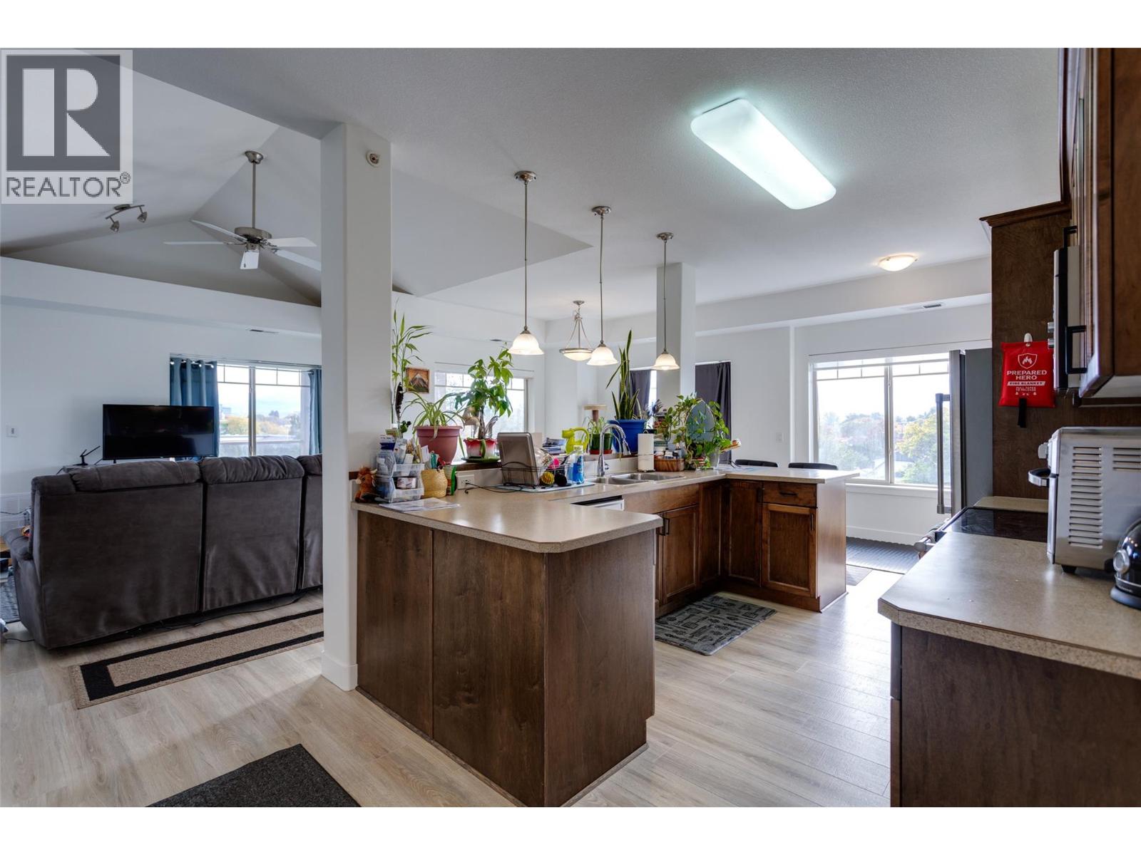 1007 Harvey Avenue Unit# 412, Kelowna, British Columbia  V1Y 6E4 - Photo 8 - 10365873