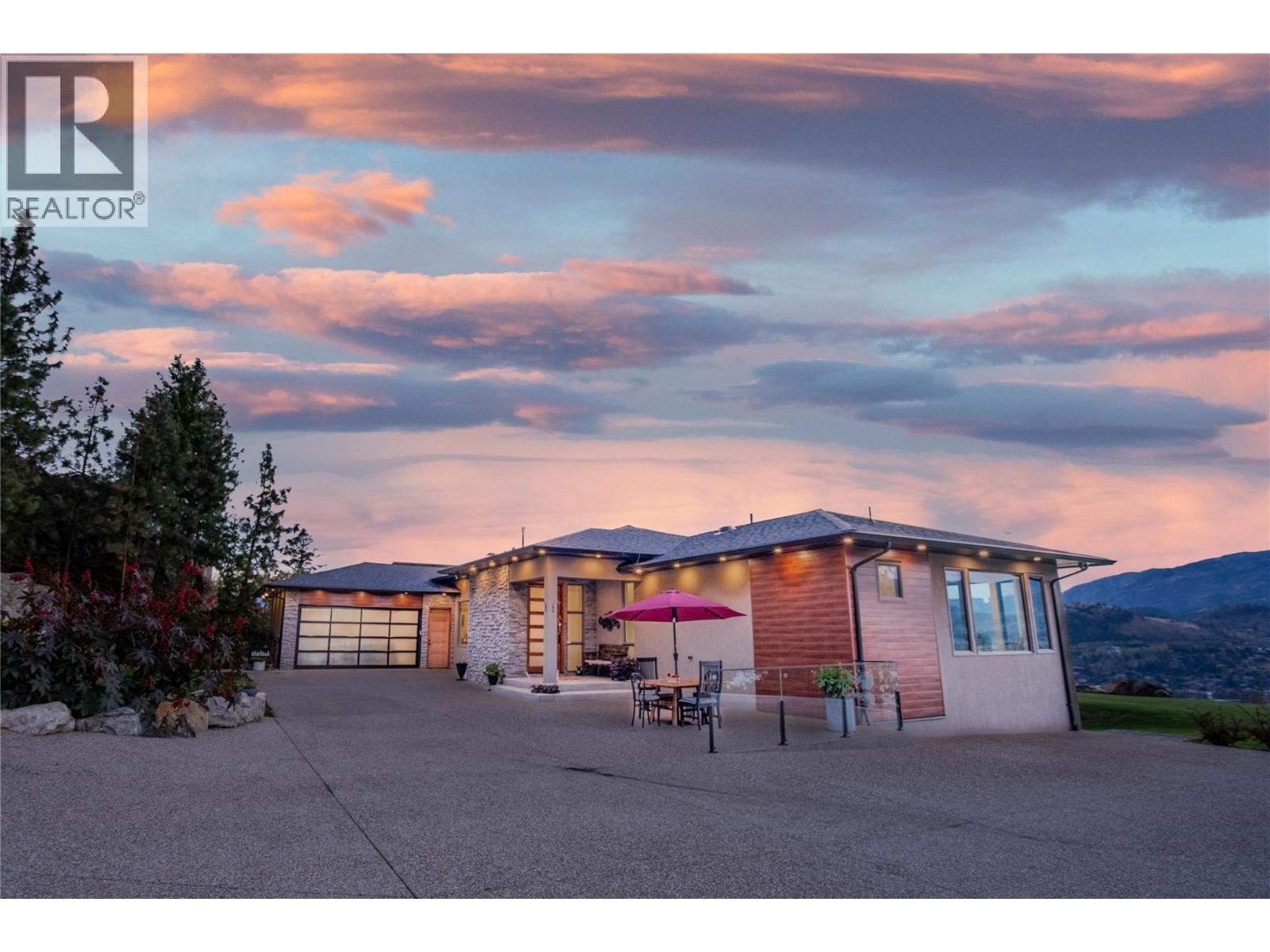 133 Christie Mtn Lane, Okanagan Falls, British Columbia  V0H 1R3 - Photo 2 - 10365489