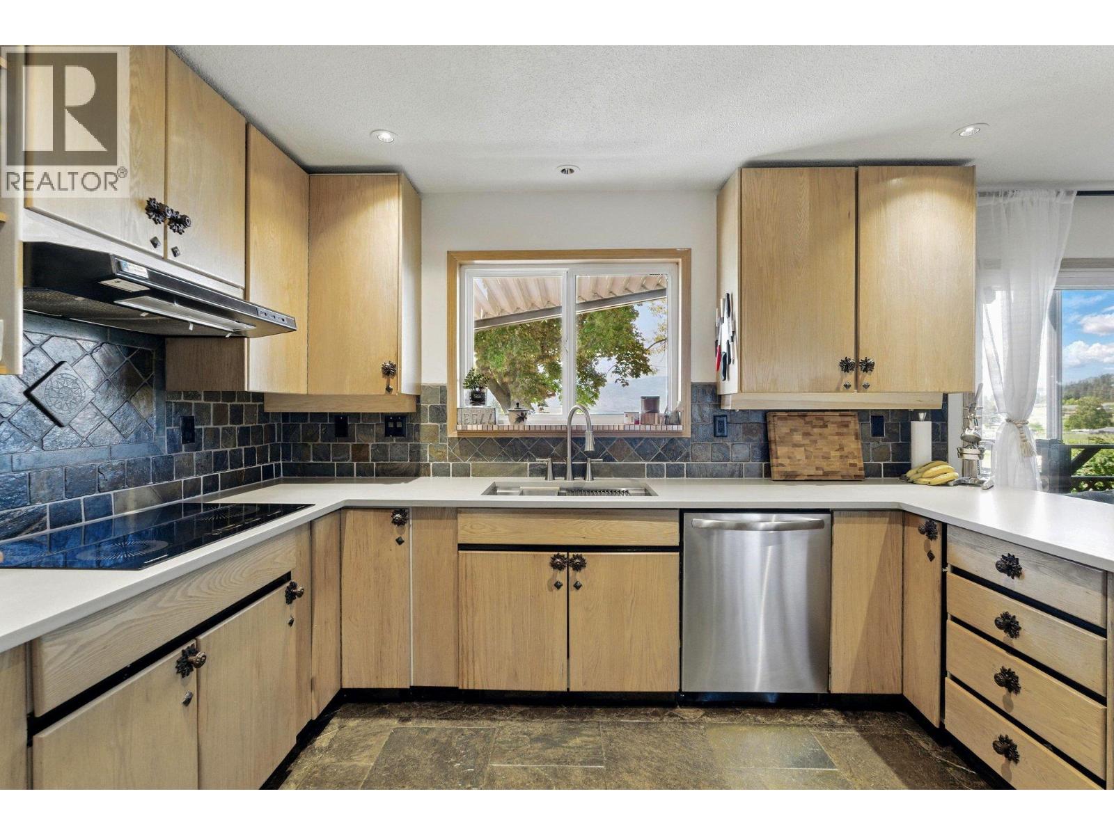 858 Douglas Road, West Kelowna, British Columbia  V1Z 1N8 - Photo 14 - 10367377