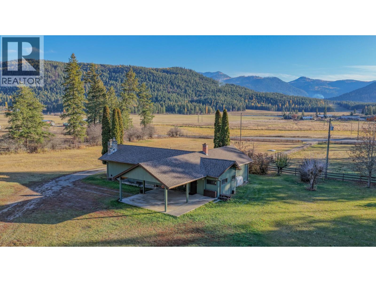 2471 6 Highway, Lumby, British Columbia  V0E 2G1 - Photo 1 - 10367352