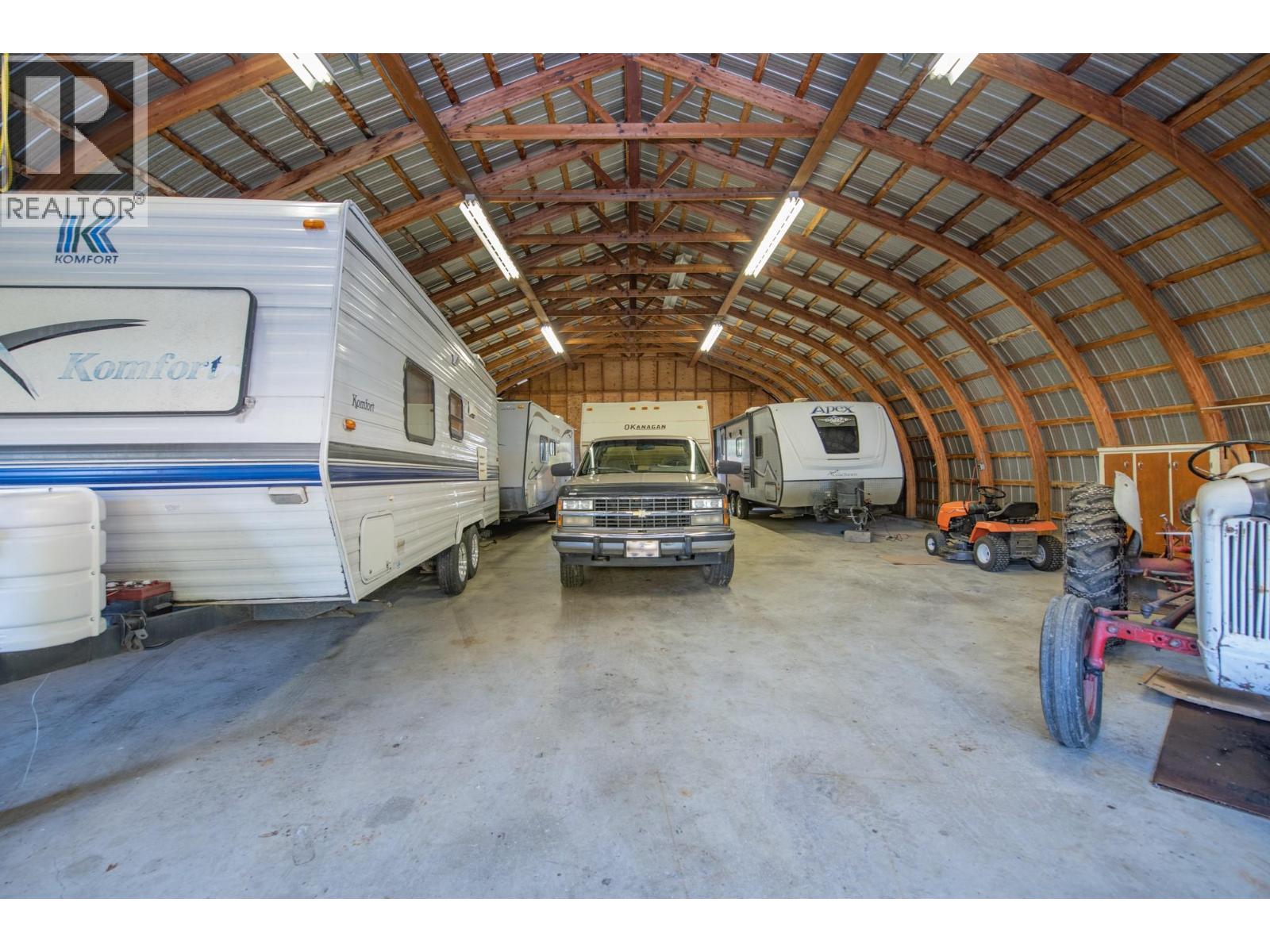 2471 6 Highway, Lumby, British Columbia  V0E 2G1 - Photo 10 - 10367352