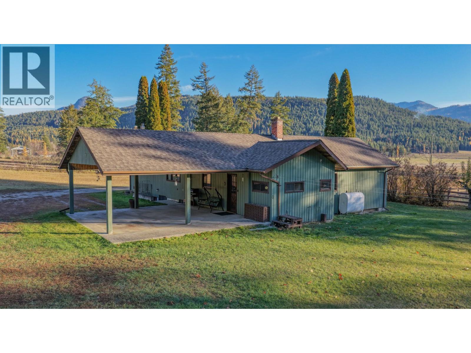 2471 6 Highway, Lumby, British Columbia  V0E 2G1 - Photo 13 - 10367352