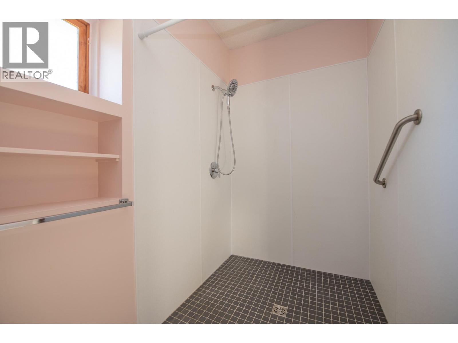 2471 6 Highway, Lumby, British Columbia  V0E 2G1 - Photo 35 - 10367352