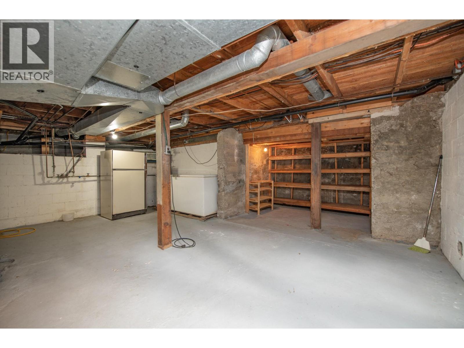 2471 6 Highway, Lumby, British Columbia  V0E 2G1 - Photo 49 - 10367352