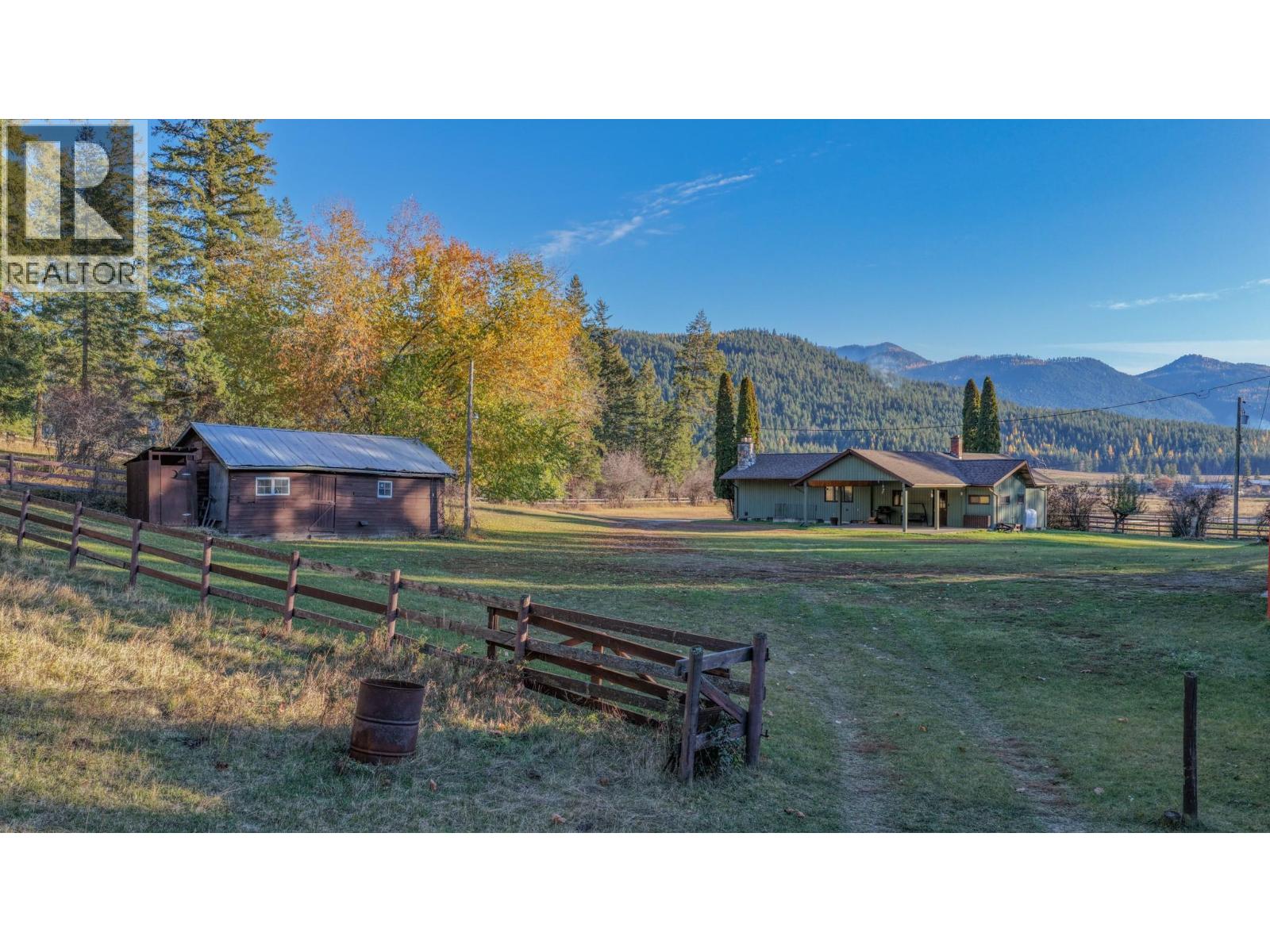 2471 6 Highway, Lumby, British Columbia  V0E 2G1 - Photo 5 - 10367352