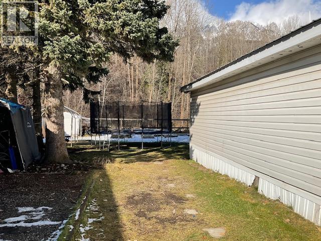 2011 Highway 3 Unit# 3, Hosmer, British Columbia  V0B 1M5 - Photo 18 - 10367195