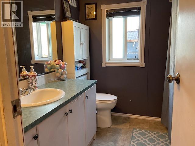 2011 Highway 3 Unit# 3, Hosmer, British Columbia  V0B 1M5 - Photo 2 - 10367195