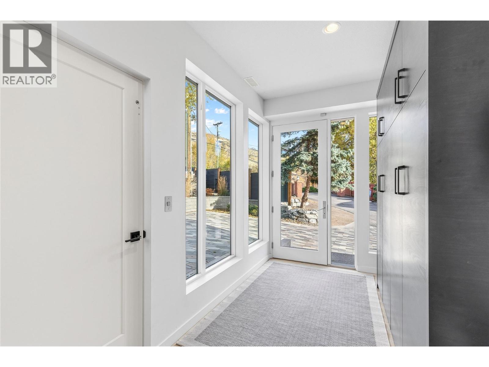 7305 Old Stamp Mill Road, Vernon, British Columbia  V1H 1N2 - Photo 8 - 10367186