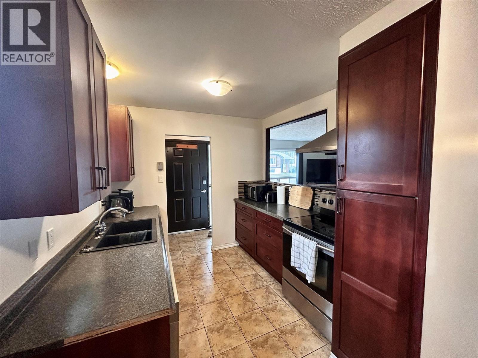 248 Peace River Crescent, Tumbler Ridge, British Columbia  V0C 2W0 - Photo 2 - 10367368