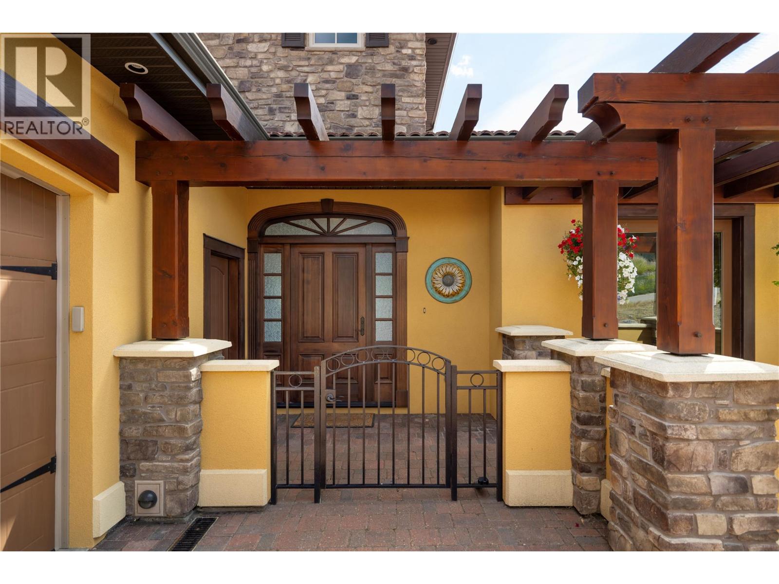 108 Vineyard Way, Vernon, British Columbia  V1H 1Z7 - Photo 4 - 10367349