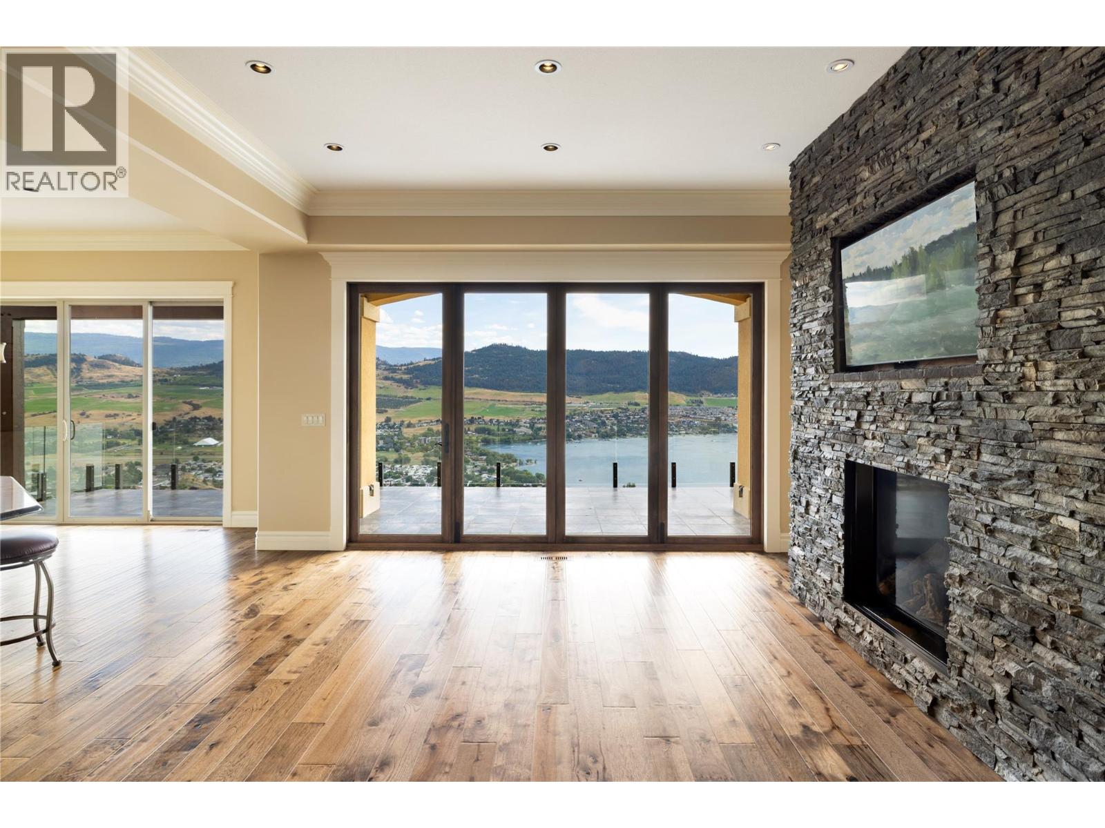 108 Vineyard Way, Vernon, British Columbia  V1H 1Z7 - Photo 5 - 10367349