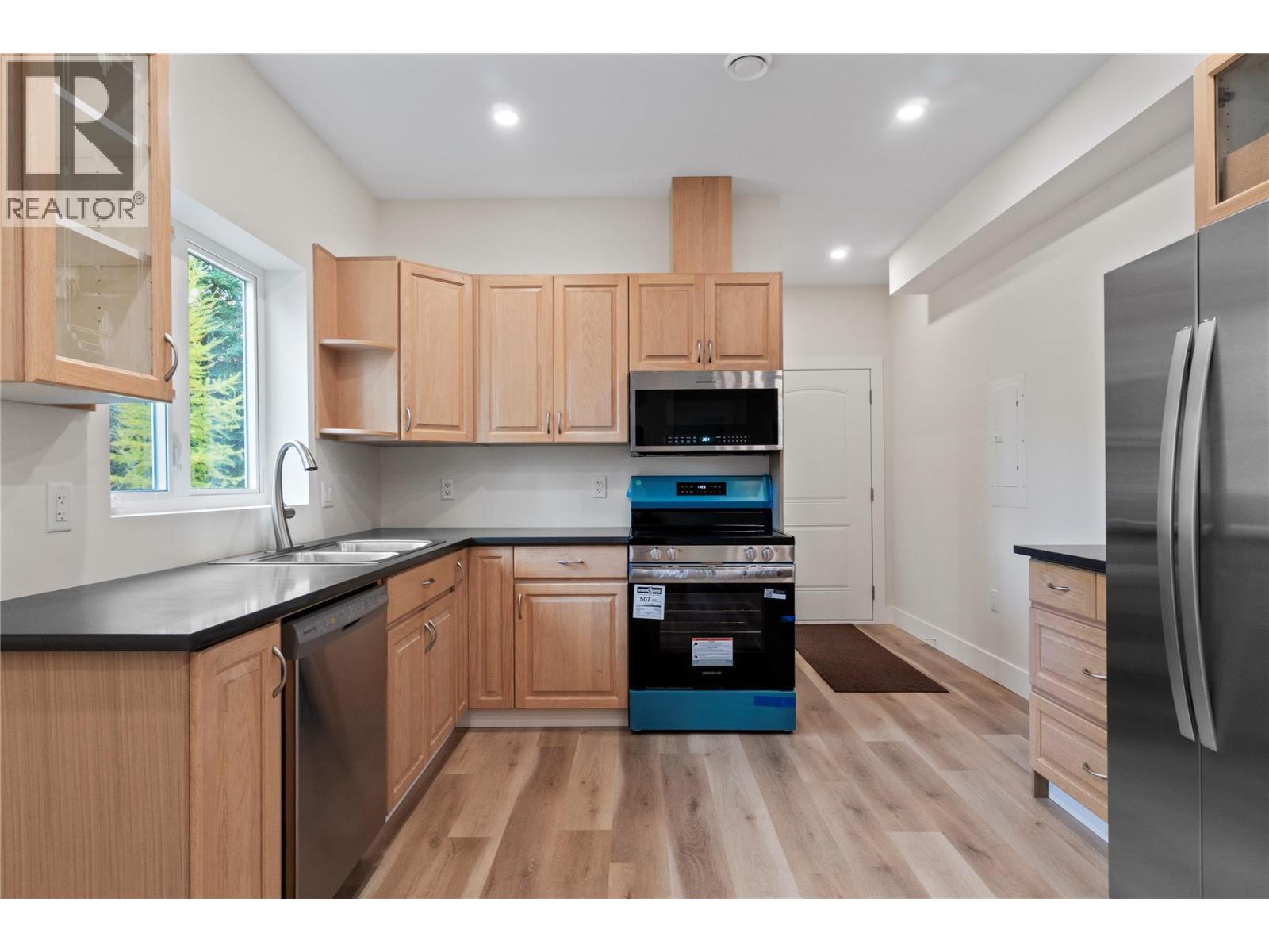 633 9 Street Se, Salmon Arm, British Columbia  V1E 2C2 - Photo 77 - 10366804