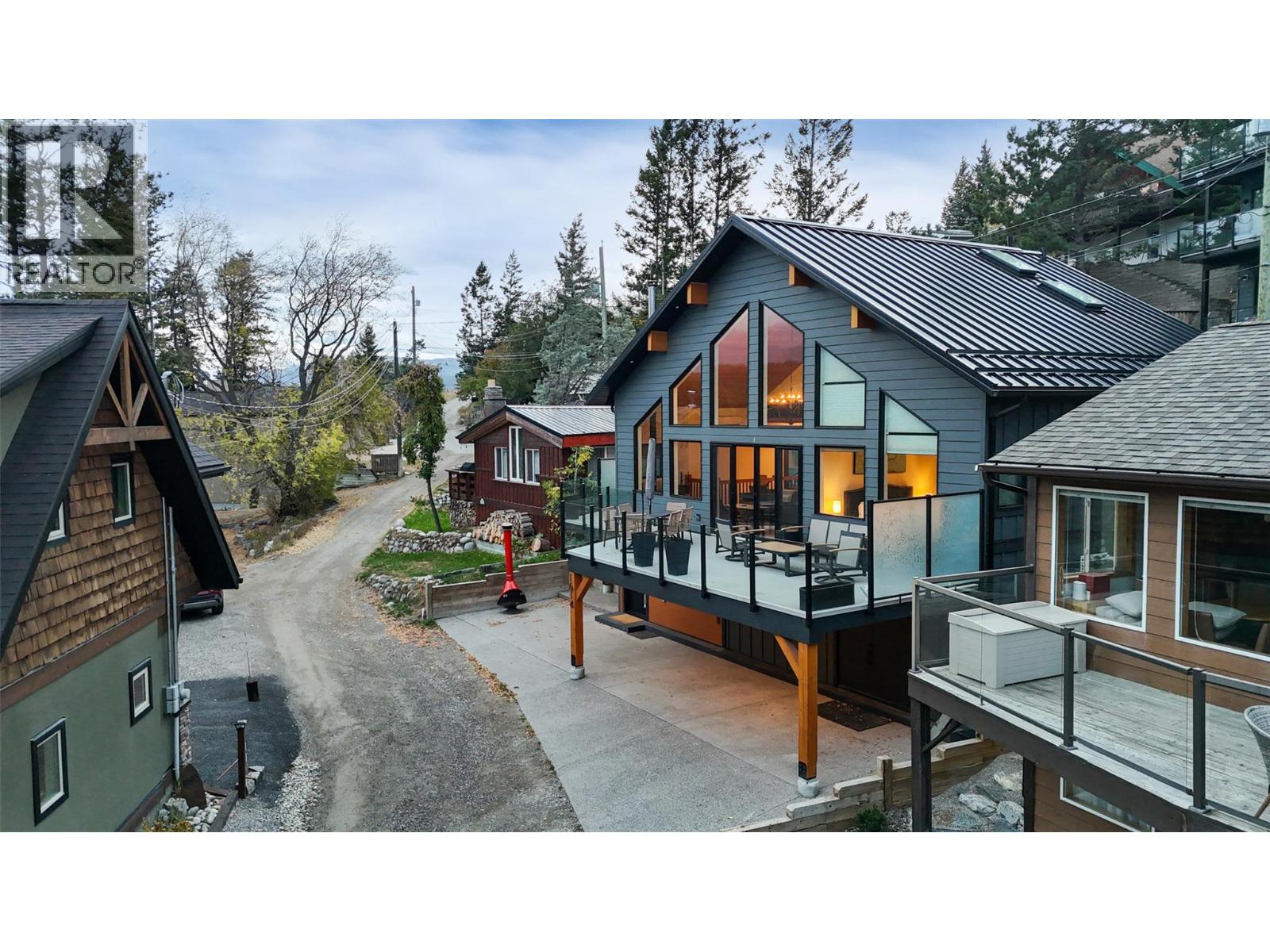 1614 Lower Lakeview Lane, Invermere, British Columbia  V0A 1K4 - Photo 3 - 10365927