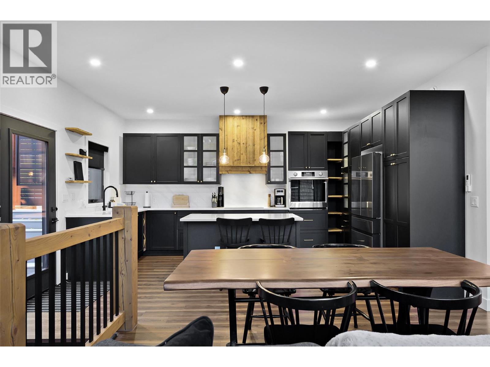 1614 Lower Lakeview Lane, Invermere, British Columbia  V0A 1K4 - Photo 9 - 10365927