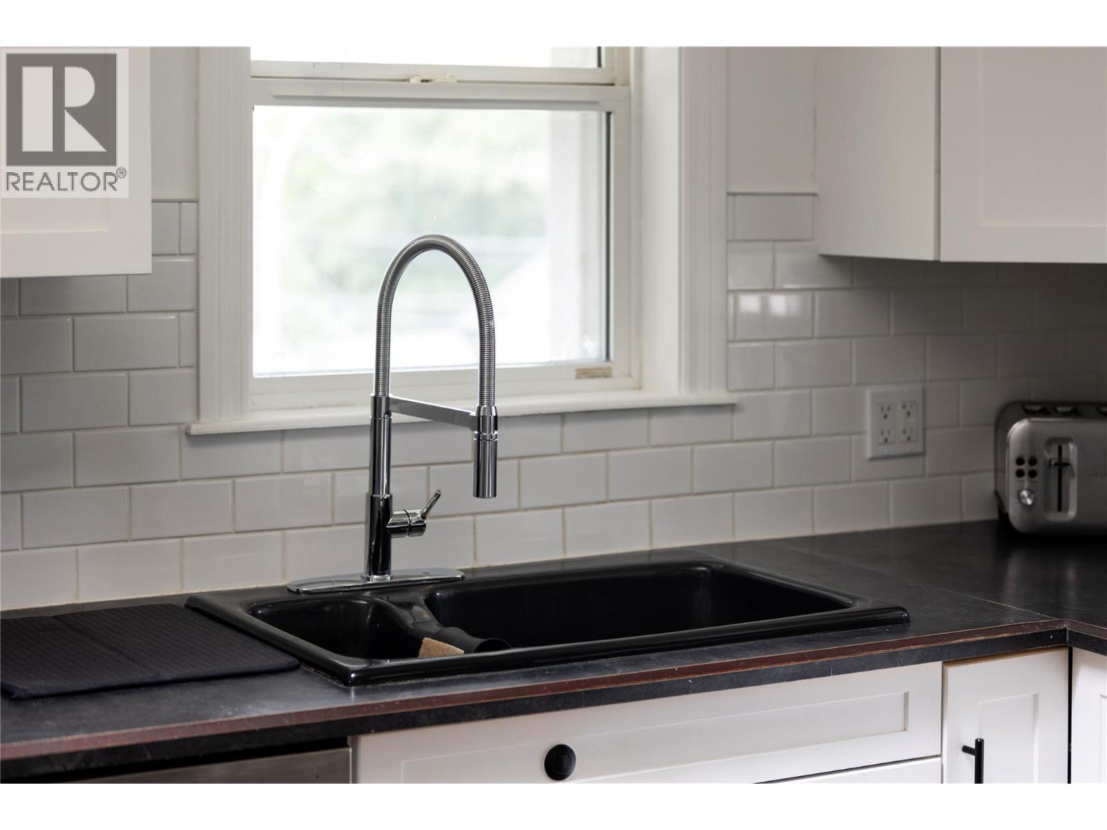 2100 32 Avenue, Vernon, British Columbia  V1T 2K2 - Photo 10 - 10367220