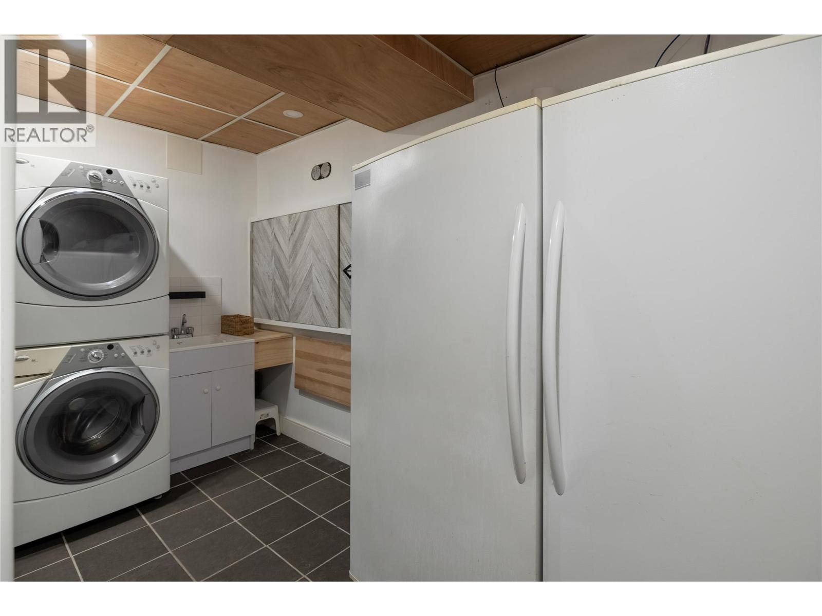 2100 32 Avenue, Vernon, British Columbia  V1T 2K2 - Photo 28 - 10367220