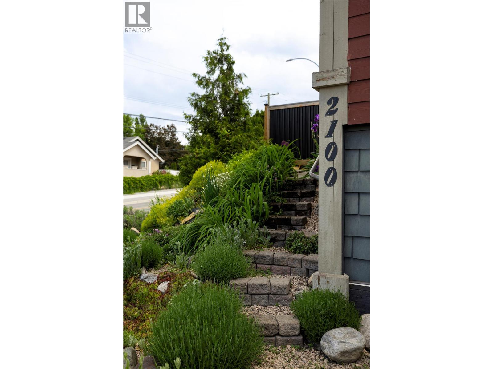 2100 32 Avenue, Vernon, British Columbia  V1T 2K2 - Photo 37 - 10367220