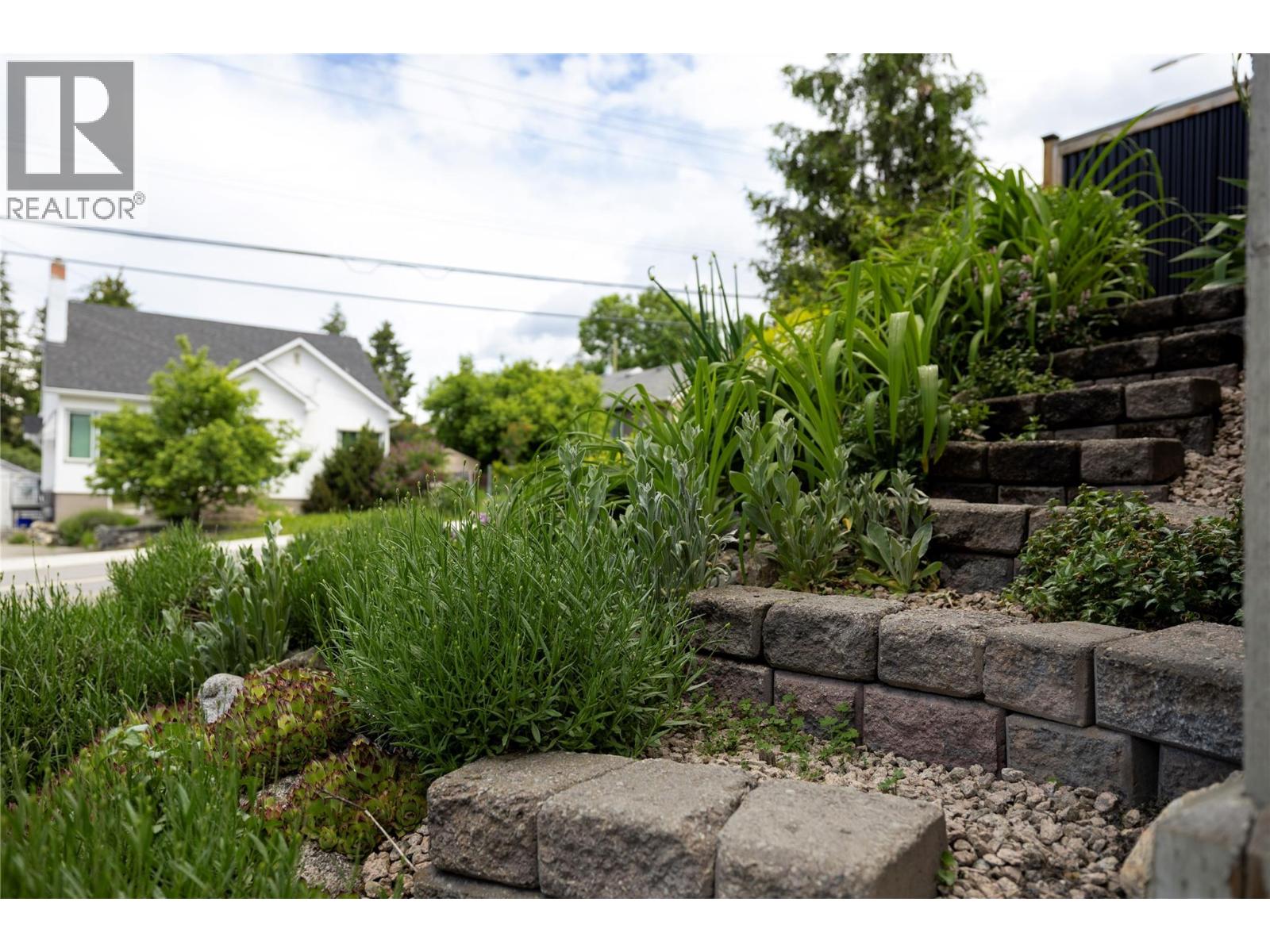 2100 32 Avenue, Vernon, British Columbia  V1T 2K2 - Photo 38 - 10367220