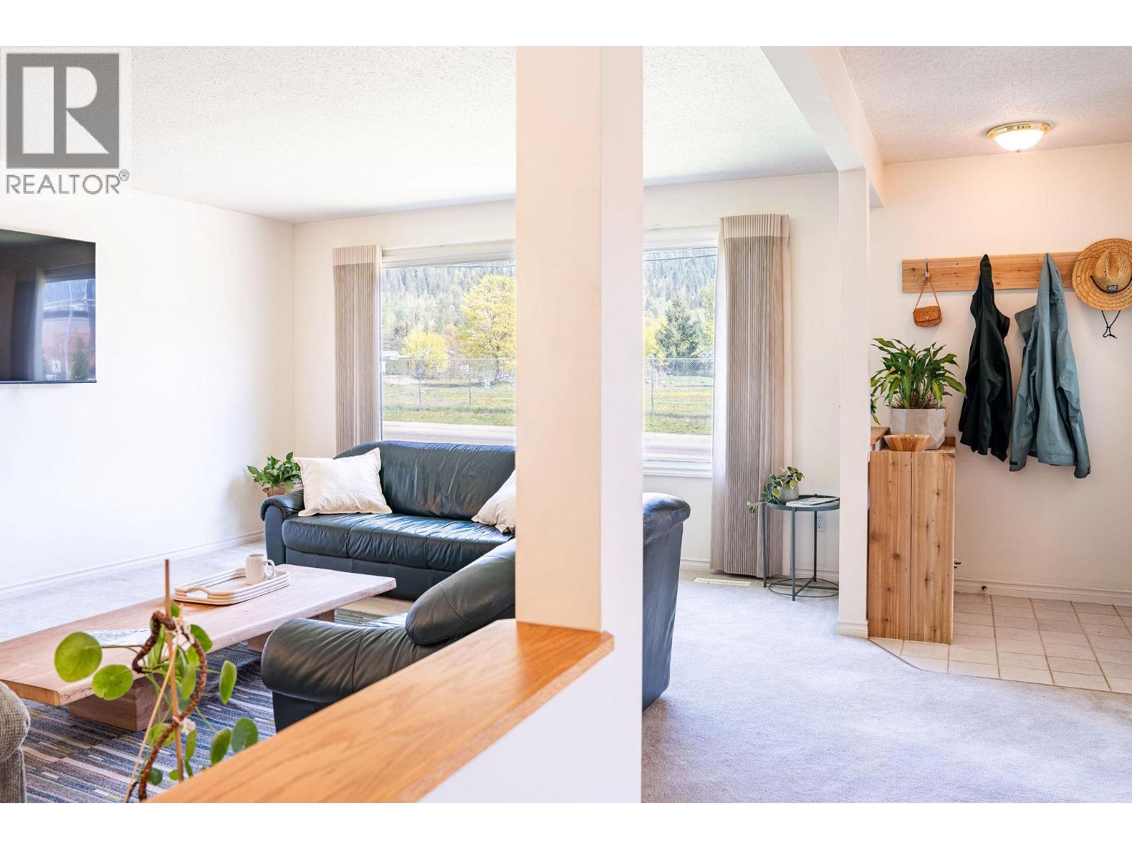 815 Fourth Street E, Revelstoke, British Columbia  V0E 2S0 - Photo 7 - 10365720