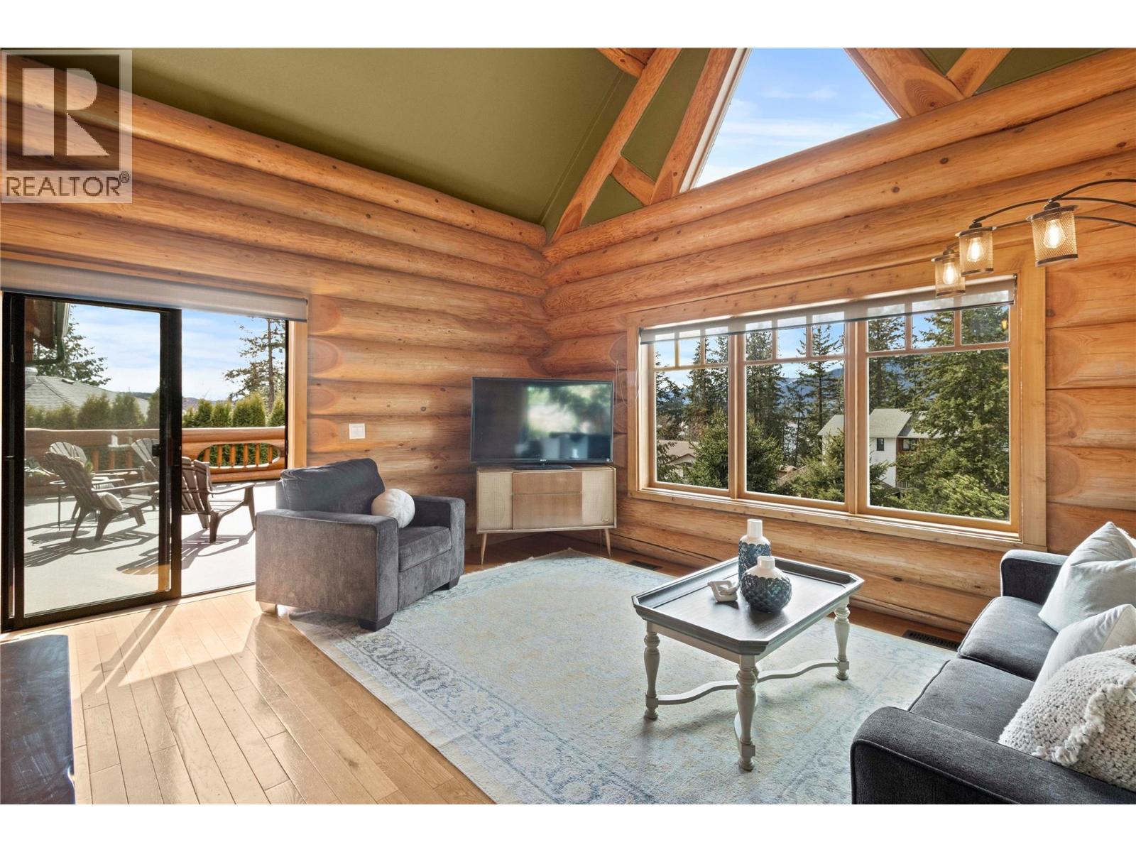 3667 Braelyn Road, Tappen, British Columbia  V0E 2X1 - Photo 1 - 10367202