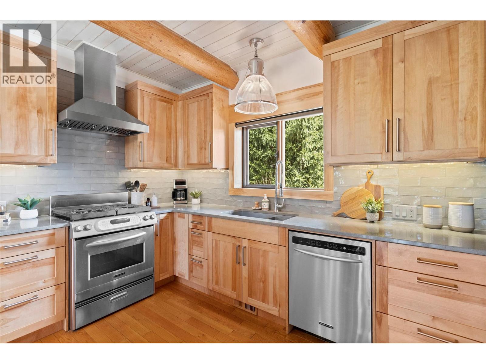 3667 Braelyn Road, Tappen, British Columbia  V0E 2X1 - Photo 9 - 10367202