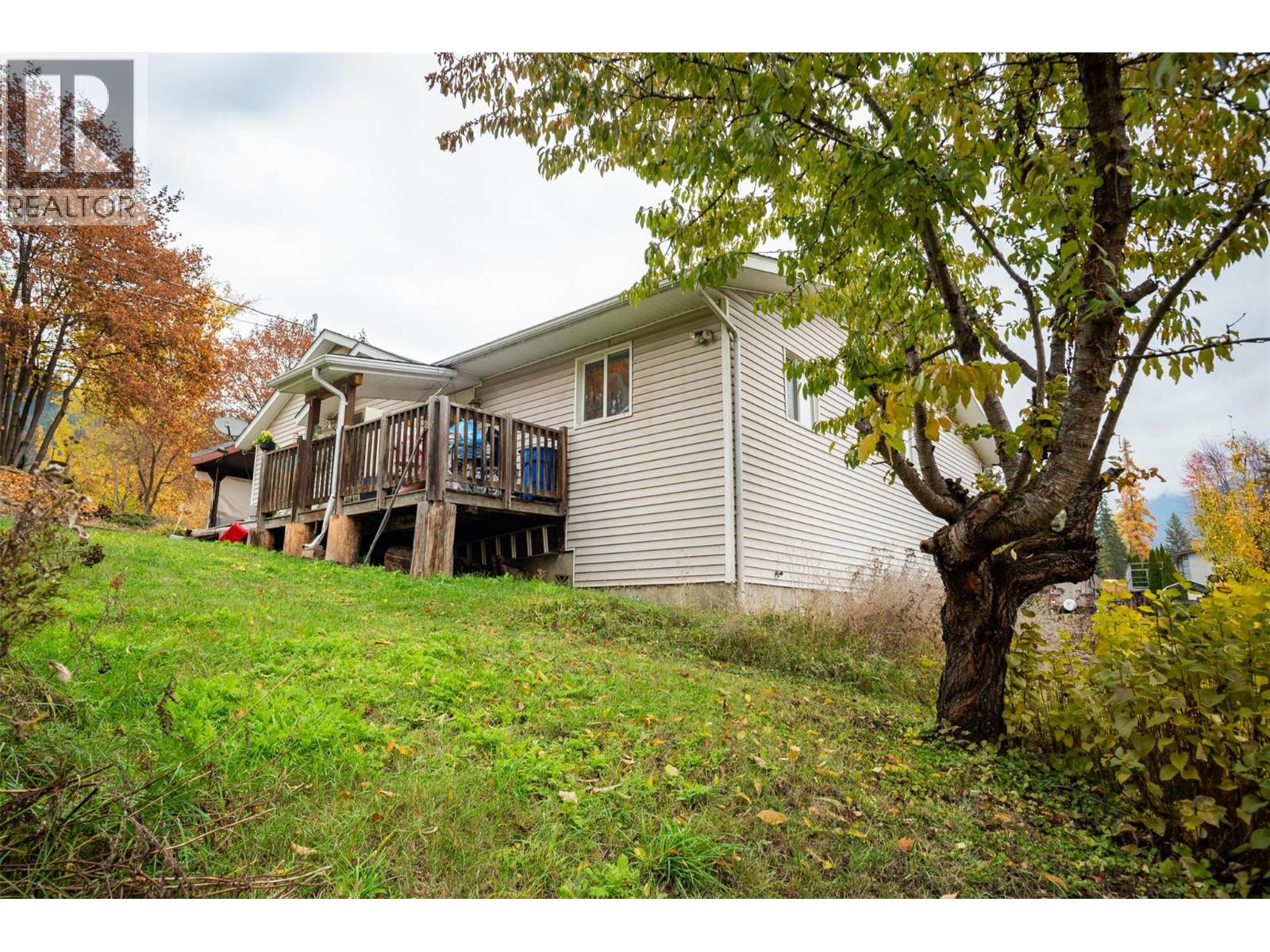 1976 Watson Lane, Fruitvale, British Columbia  V0G 1L1 - Photo 32 - 10367081