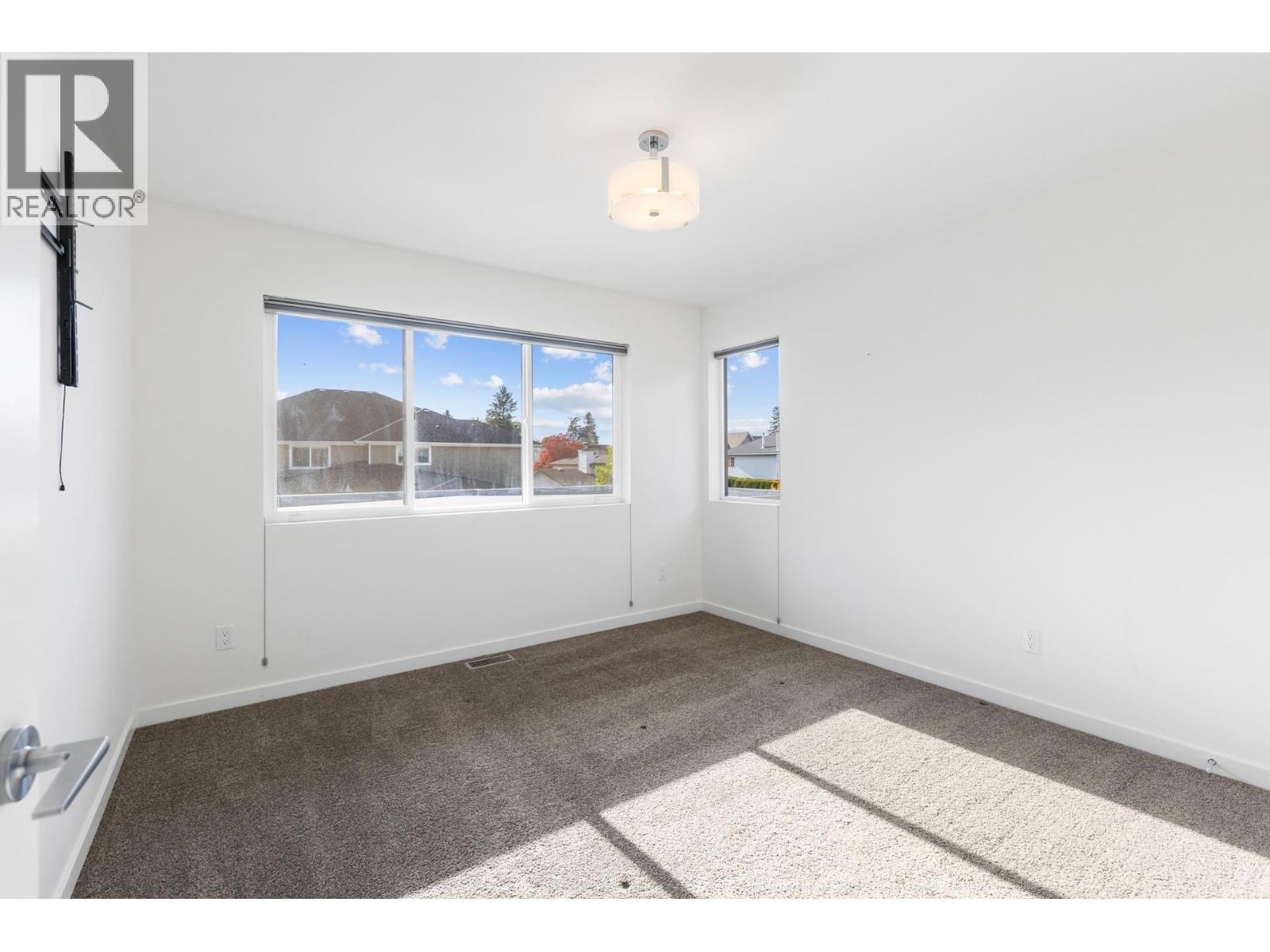 443 Christleton Avenue, Kelowna, British Columbia  V1Y 5H9 - Photo 44 - 10367139