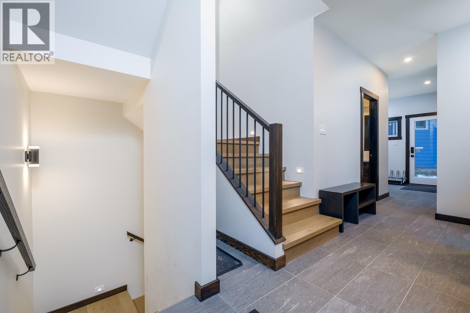 2001 Crest Road Unit# B, Rossland, British Columbia  V0G 1Y0 - Photo 31 - 10366877