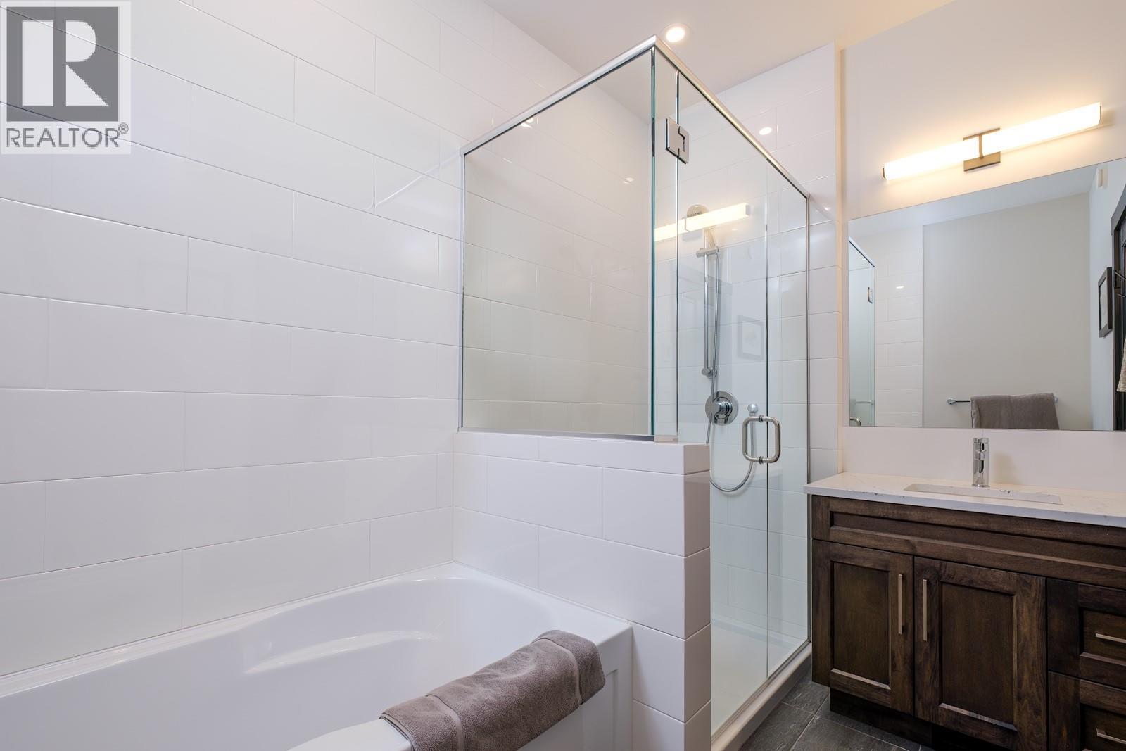 2001 Crest Road Unit# B, Rossland, British Columbia  V0G 1Y0 - Photo 34 - 10366877