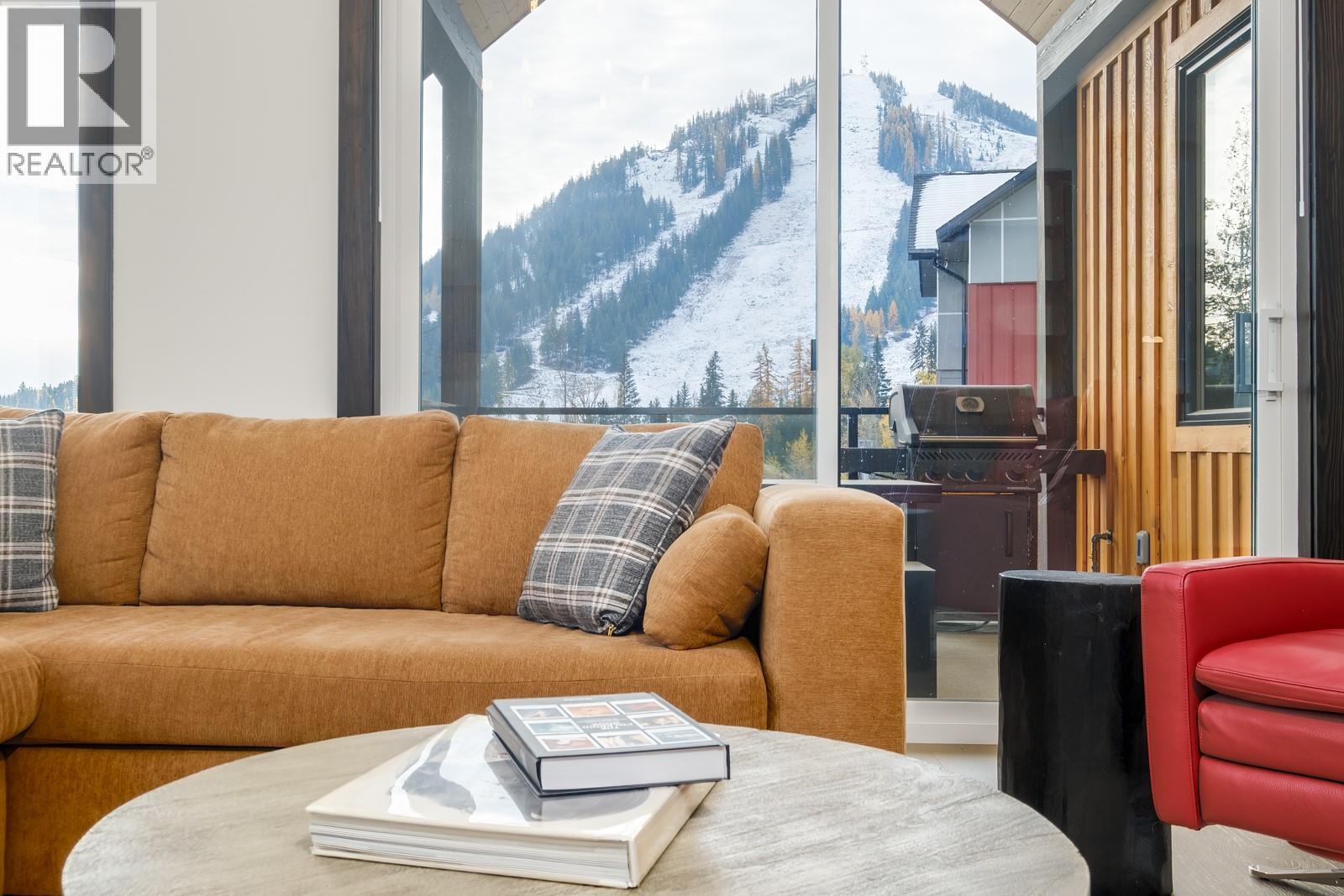 2001 Crest Road Unit# B, Rossland, British Columbia  V0G 1Y0 - Photo 6 - 10366877