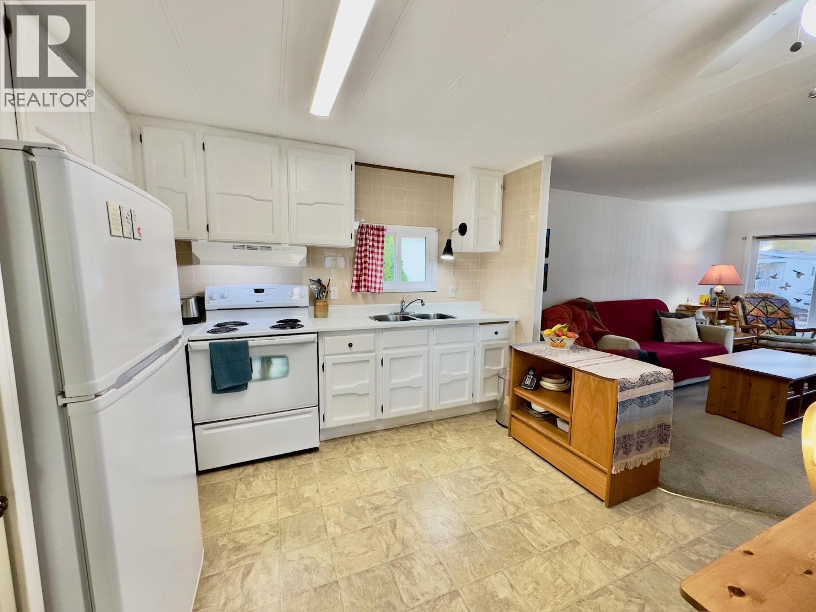 999 Burnaby Avenue Unit# 42, Penticton, British Columbia  V2A 1G7 - Photo 5 - 10367531