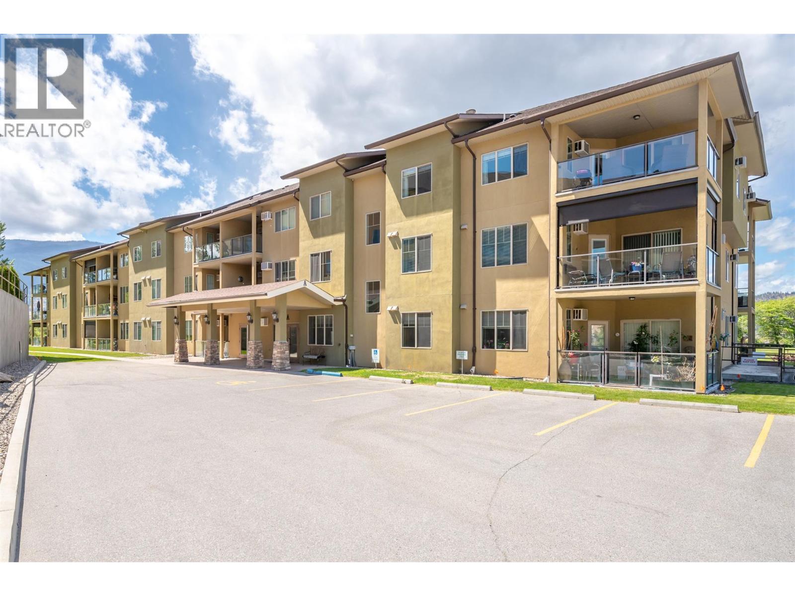 921 Spillway Road Unit# 105a, Oliver, British Columbia  V0H 1T8 - Photo 2 - 10367608