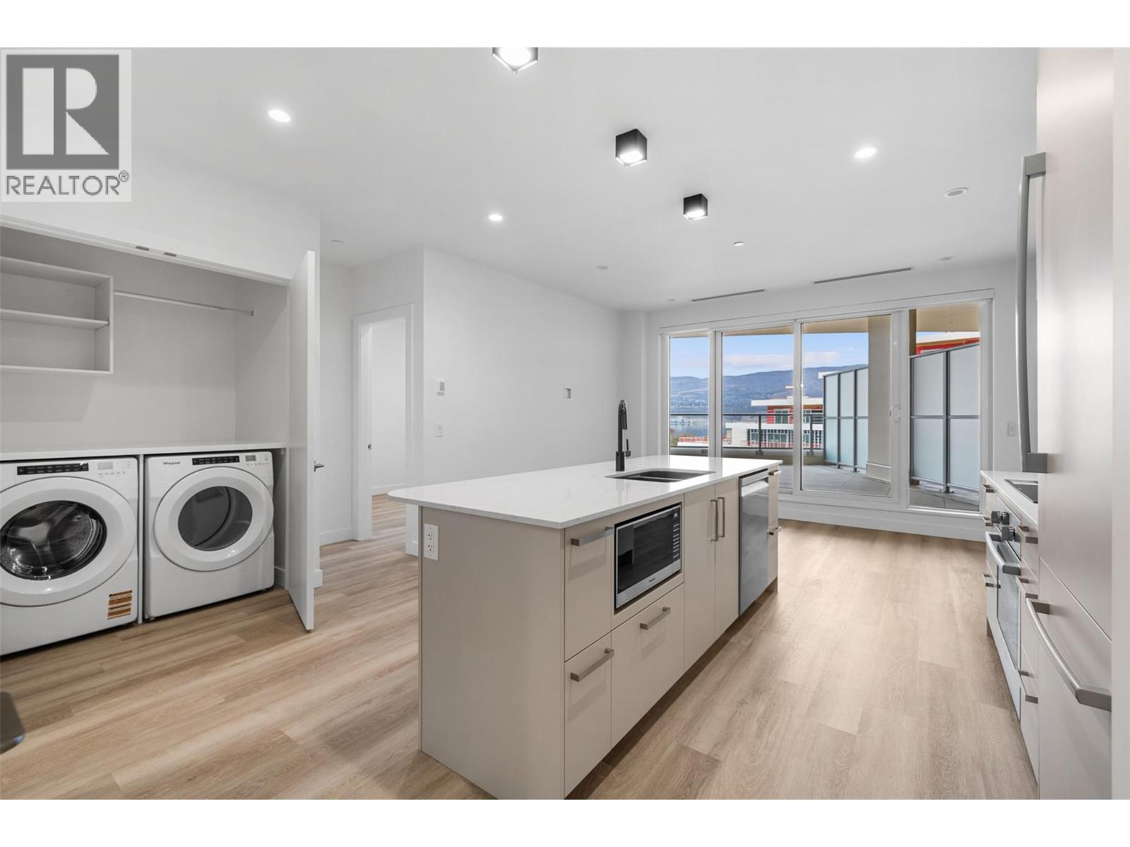 3340 Lakeshore Road Unit# 802, Kelowna, British Columbia  V1W 0H6 - Photo 6 - 10367666