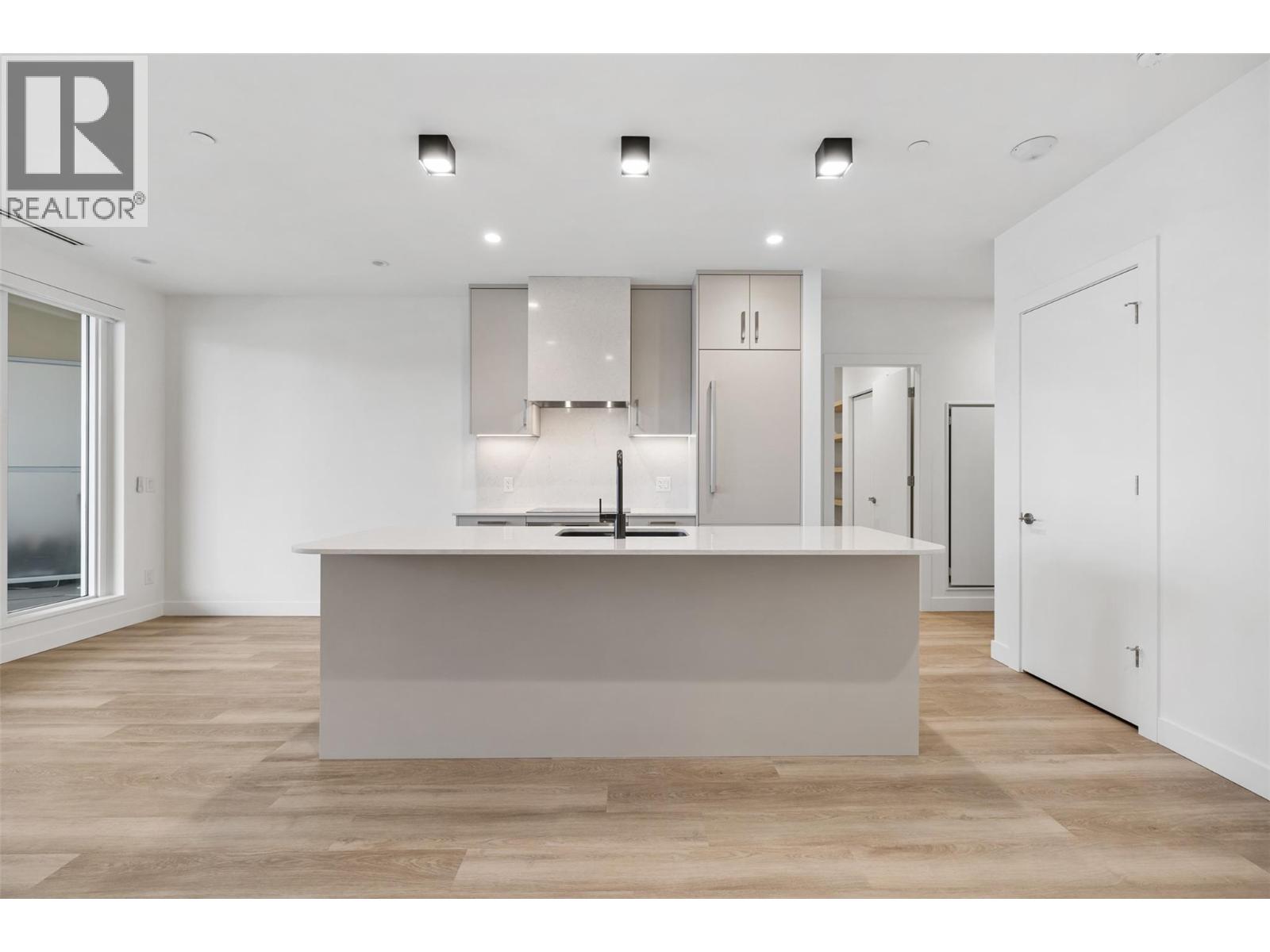 3340 Lakeshore Road Unit# 802, Kelowna, British Columbia  V1W 0H6 - Photo 8 - 10367666