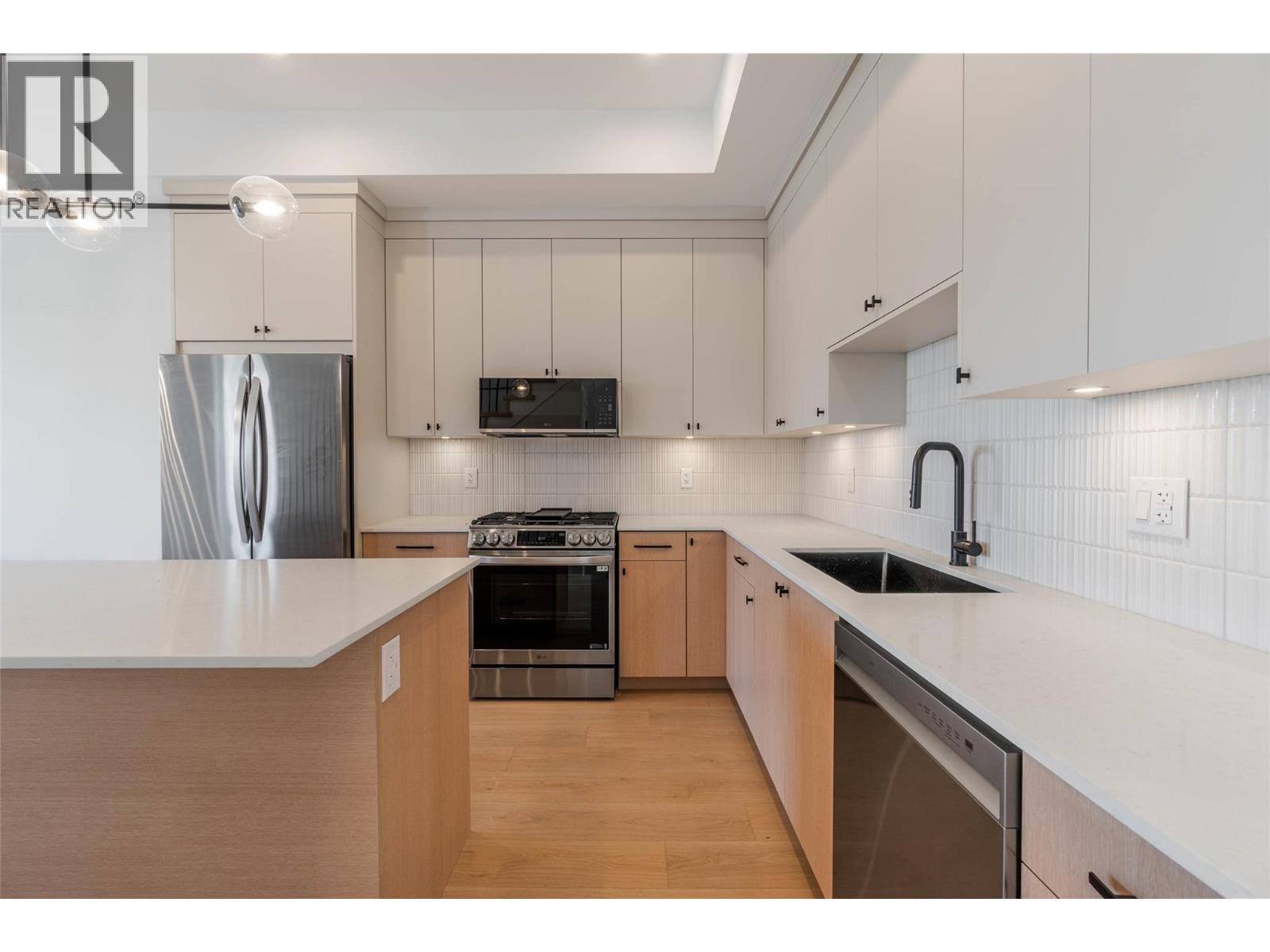 384 Chardonnay Avenue, Oliver, British Columbia  V0H 1T4 - Photo 9 - 10367592