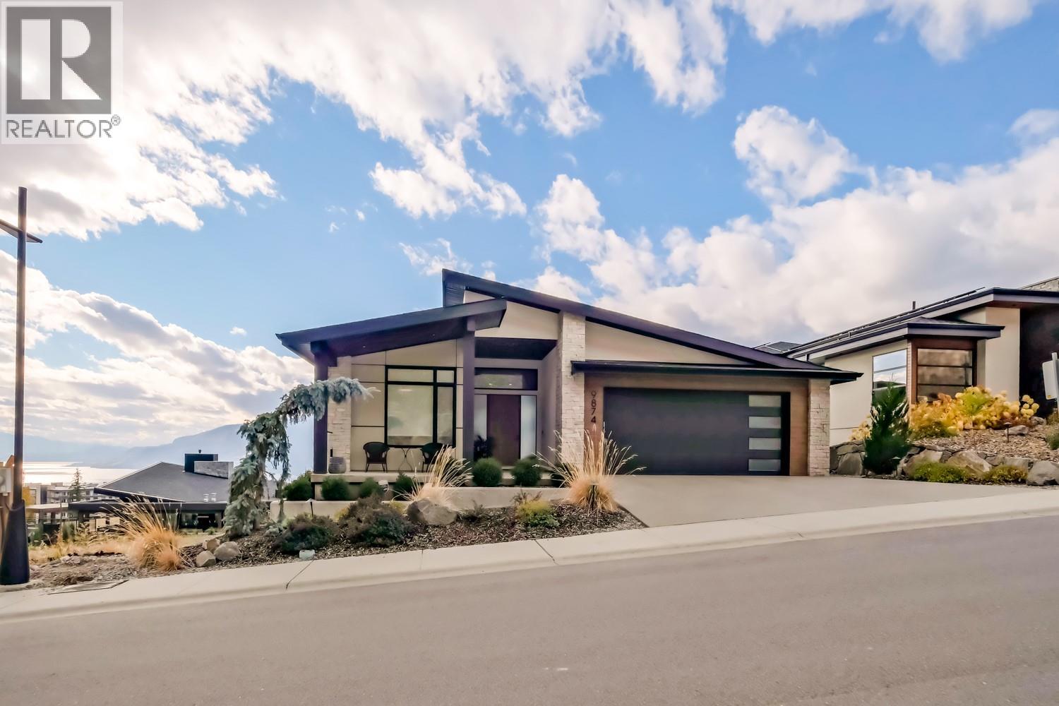 9874 Beacon Hill Drive, Lake Country, British Columbia  V4V 0A9 - Photo 1 - 10367340